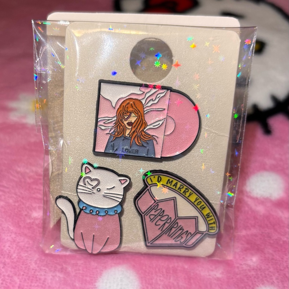 Taylor Swift LOVER Pins Set